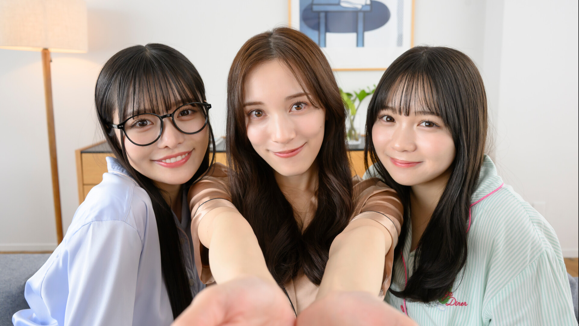《HamKoi 转生为仓鼠的我与三姐妹的甜蜜生活》影 《HamKoi 转生为仓鼠的我与三姐妹的甜蜜生活》影